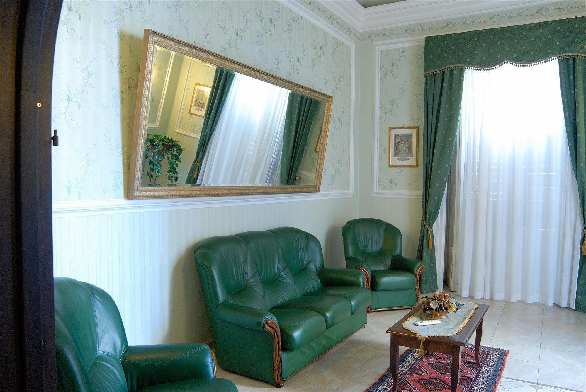 Hotel Gresi 3*